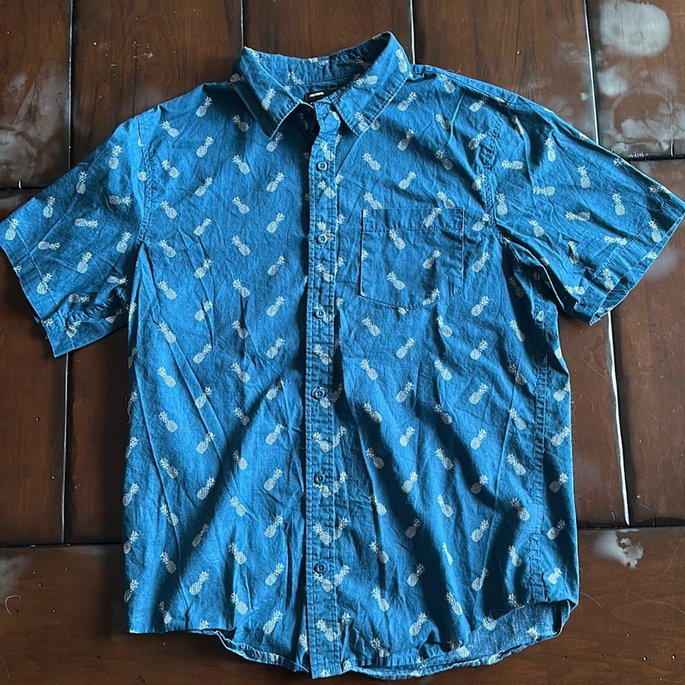 Men’s Medium Blue/White Pineapple Button-down Shirt